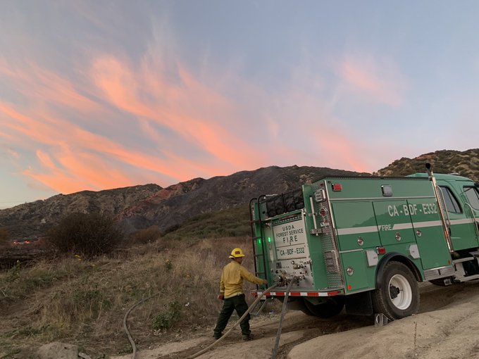 #CreekFire is 4,276 acres and 90% contained. We are no longer in unified command. 

The @SanBernardinoNF is now responding to the #PitmanFire, 60% contained, with 15 engines, 9 aircraft (1 air attack, 4 helicopters, 4 air tankers), 3 water tenders, and 2 hand crew's assigned.