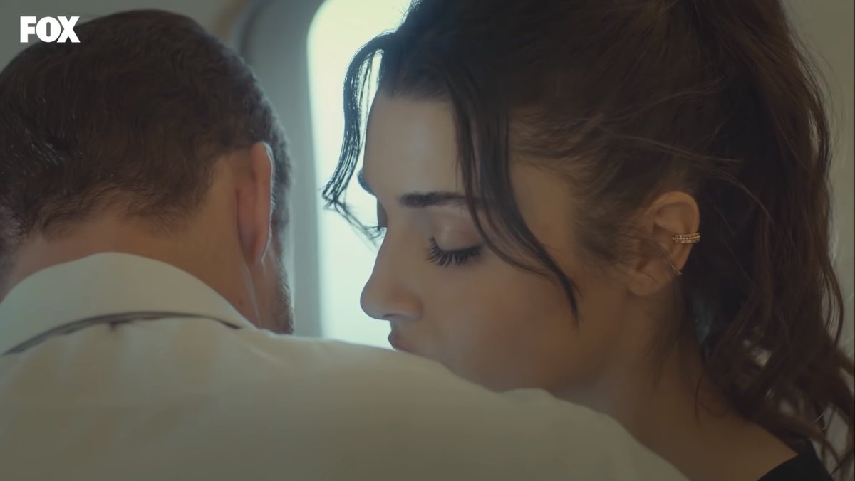 Bölüm 1Stairwell collar loosening + Serkan’s SCENT calming Eda down.