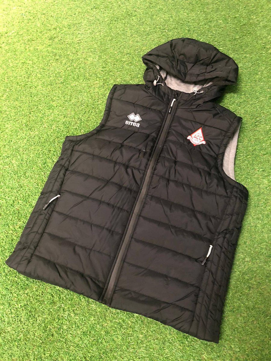 TheSoccerShopD's tweet photo. 2020 has been a busy year for us and what better way to celebrate, than showcase some of the work for some tremendous clubs we've been working with! π
We might be closed, but get in touch if we can help with anything βοΈ
π₯ - https://t.co/HCXxtIqdWY
#2020InPhotos #SoccerShop https://t.co/Z0sow9hGLv