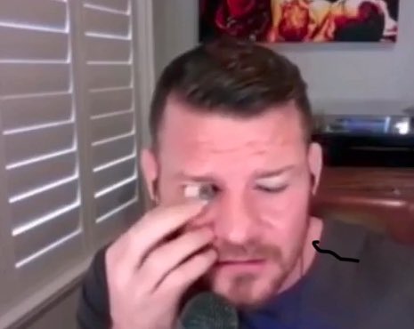 _StrangleSquad's tweet photo. Me trying to get a closer look at the ITunes terms and conditions https://t.co/GdCsFhLBat