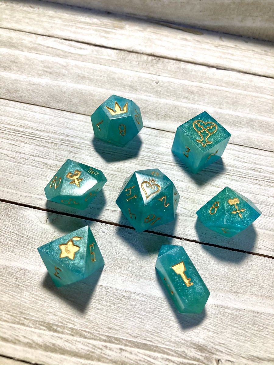 hardlightforge's tweet image. One of my favorite #customdice sets I made this season. I might be biased but I think my #kingdomhearts set just kind of looks sexy no matter what color combination lol.
