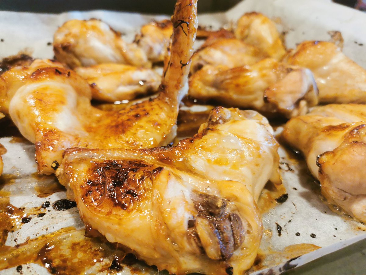 aurora_rincon3's tweet photo. ¿Cómo te gustan lad alitas de pollo? Estas son al horno con una salsa de soja limón y miel.
#cocinaconmigo #recetas #comidasaludable #realfood #MasterMPD #NETTCommunity #pollo https://t.co/em9DAHu2dO