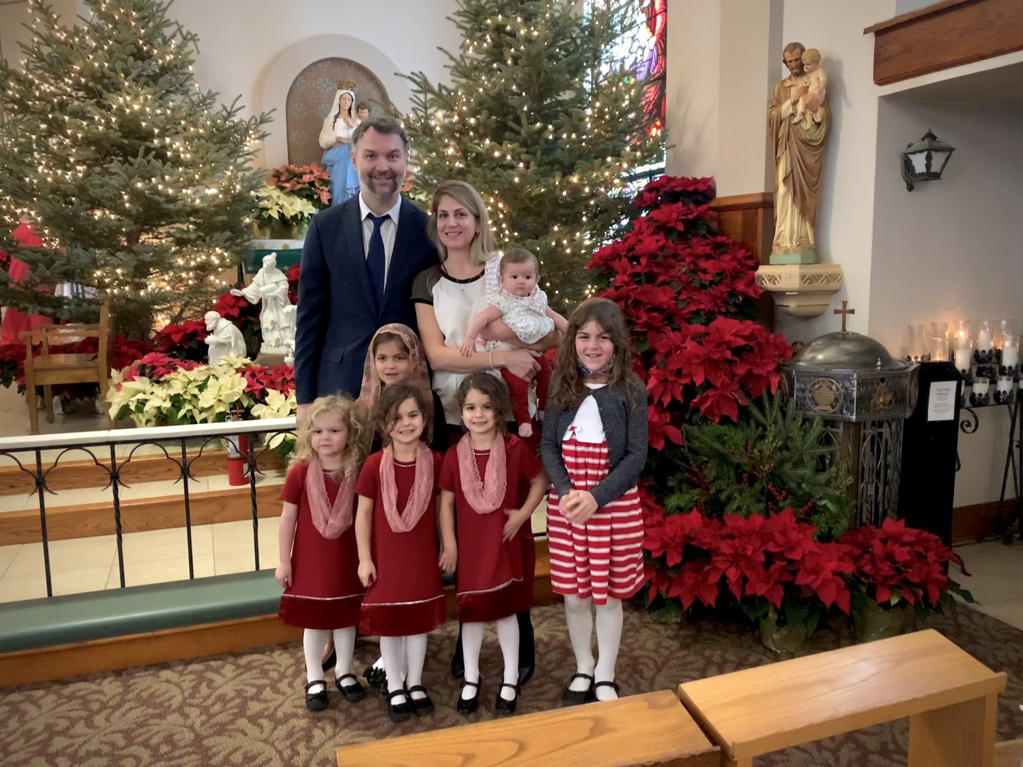 John Scott on X: Merry Christmas from the Scott Family, and I know, I hit  the jackpot with all these beautiful girls. #7beauties1beast   / X
