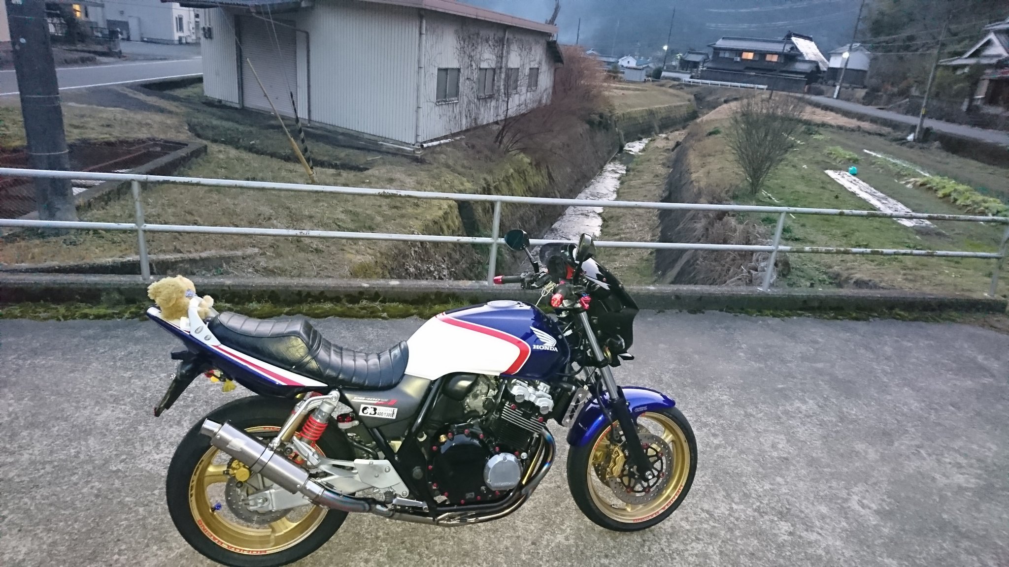 L❣️lien.cb400sf on X: 