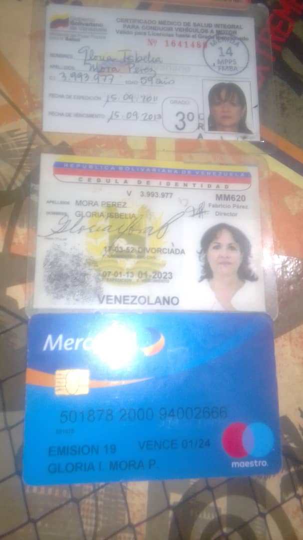 Quien conozca a quien pertenece estos documentos personales avisarle y por favor comunicarse con 0414-0811683