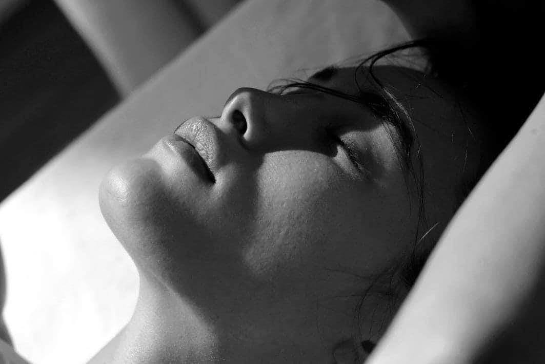 O que faz uma mulher bonita é a força com que ela luta pelo que acredita.