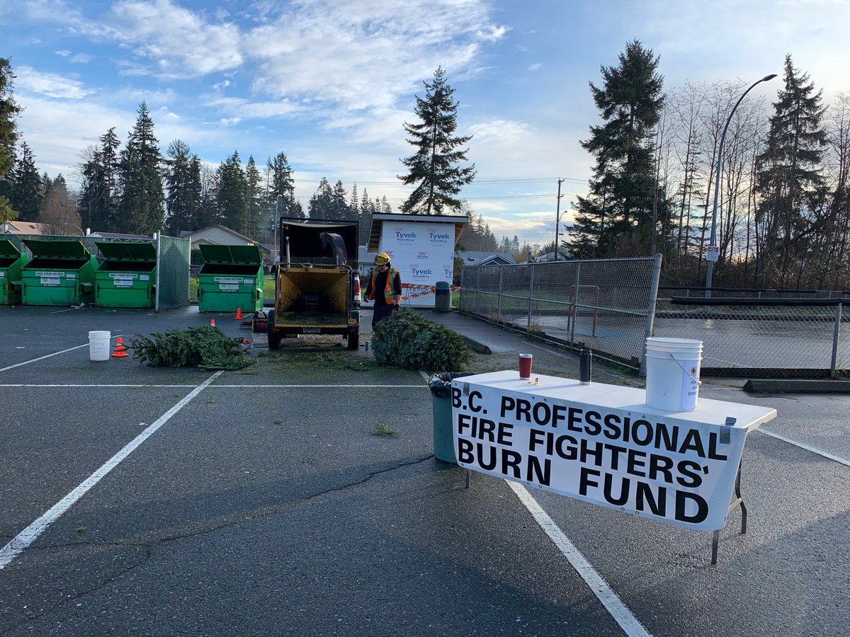 Hey Campbell River our annual tree chipping fundraiser for the ⁦<a href="/BCBurnFund/">BCPFF Burn Fund</a>⁩ is Covid safe and happening on January 2nd from 10:00am- 4:00pm at the lower sports plex parking lot.