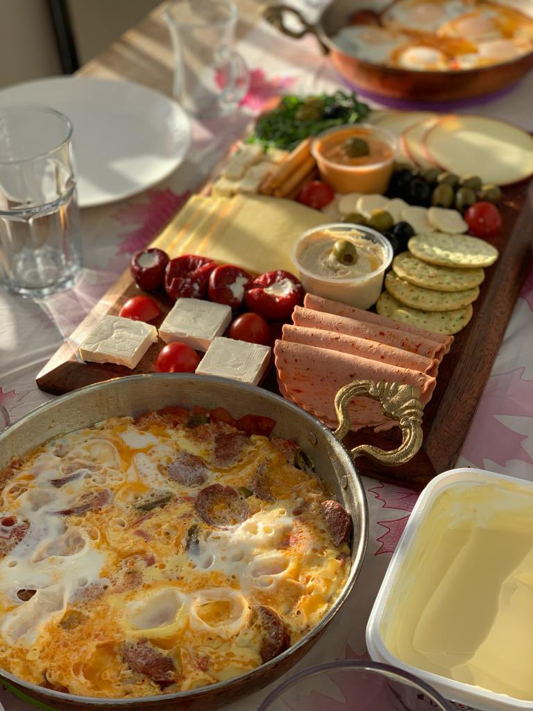 tuki_74's tweet photo. ريوك # عراقي # تركي # عربي # Iraqi breakfast https://t.co/DNuQgIBFu1