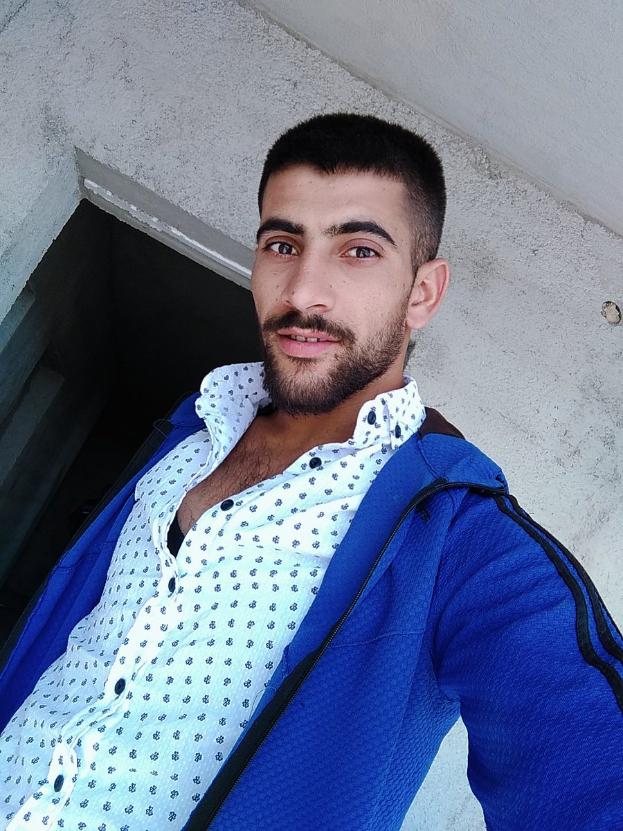 Orhan39731576's tweet photo. Herkese  selam  kral  geri döndü bam bam bam😎😎😎 https://t.co/EXbb6ithxZ