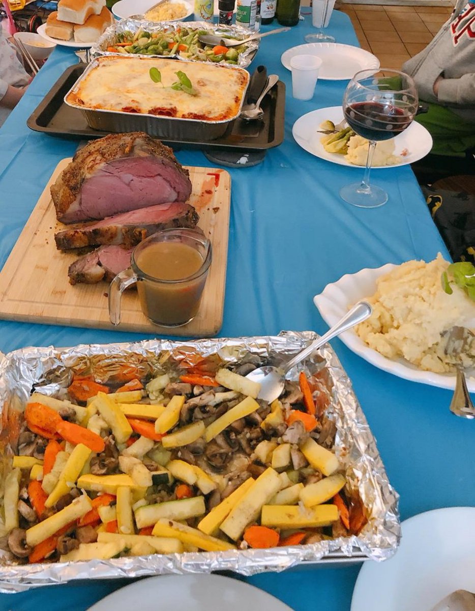 icepheonix5's tweet photo. Christmas dinner #2 from last night. 1st time doing a beef rib roast and lasagna, turned out pretty good. #foodporn #cheffingitup https://t.co/IycFhzvMlO