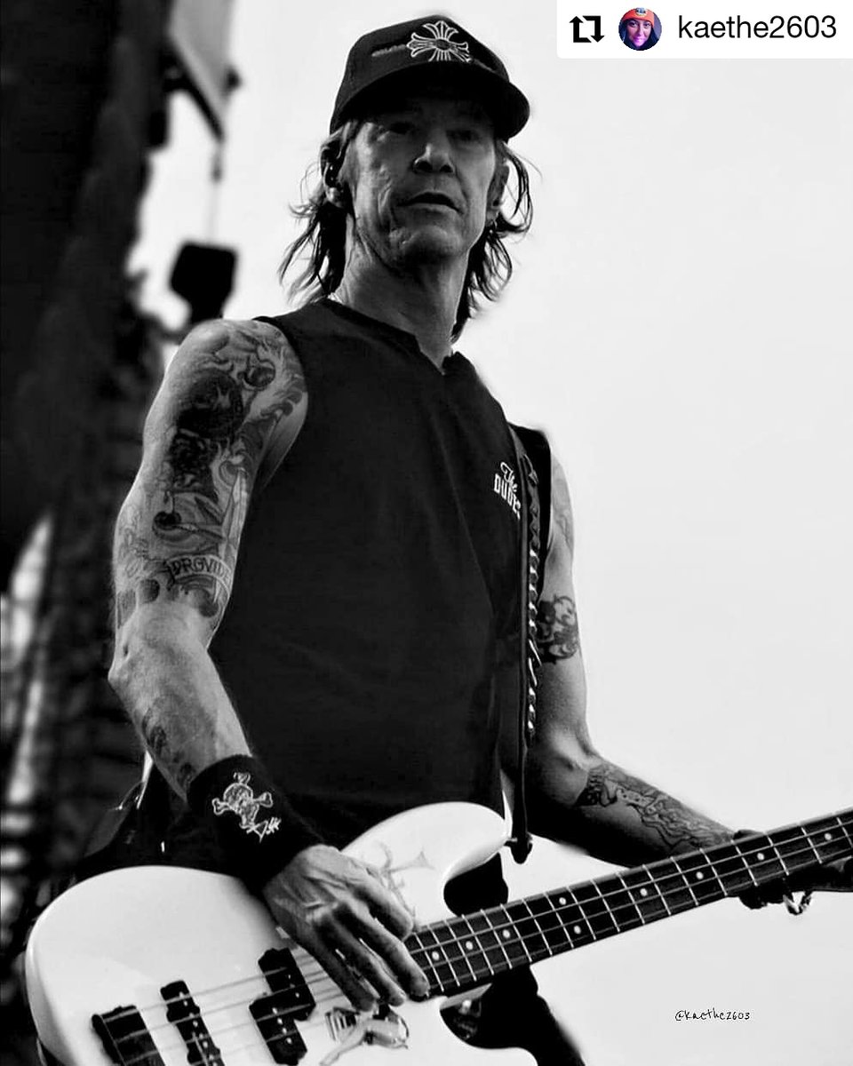 DuffMckaganArg's tweet photo. #Repost @kaethe2603
• • • • • •
.
.
#NotInThisLifeTimeTour2018
.
Mannheim - Germany
.
@officialduffmckagan
.
#gunsnroses#gnr#gnfnr#notinthislifetime
#gunsnfuckingroses#duffmckagan#duff https://t.co/OYZ8nr1WU7