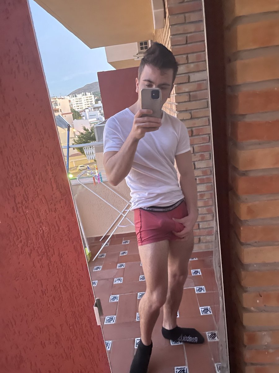 modelodefitnes1's tweet photo. Rt y te la como 🤗 https://t.co/NFxrn1Yfi7