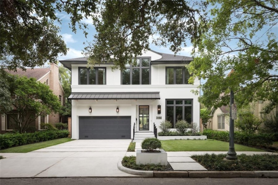 EMcHughRealtor's tweet photo. Shopping in West U or the surrounding neighborhoods? Here are some of the homes that sold last month. #WestU #HoustonRealtor https://t.co/GGB0TdoKPo https://t.co/CAaMLDTxMv