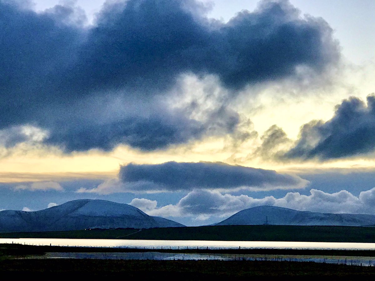 #dolmencloud #hoyhills #brodgar #hoy #Orkney #wintersunset #orkneysunset #islandsunset #scottishsunset