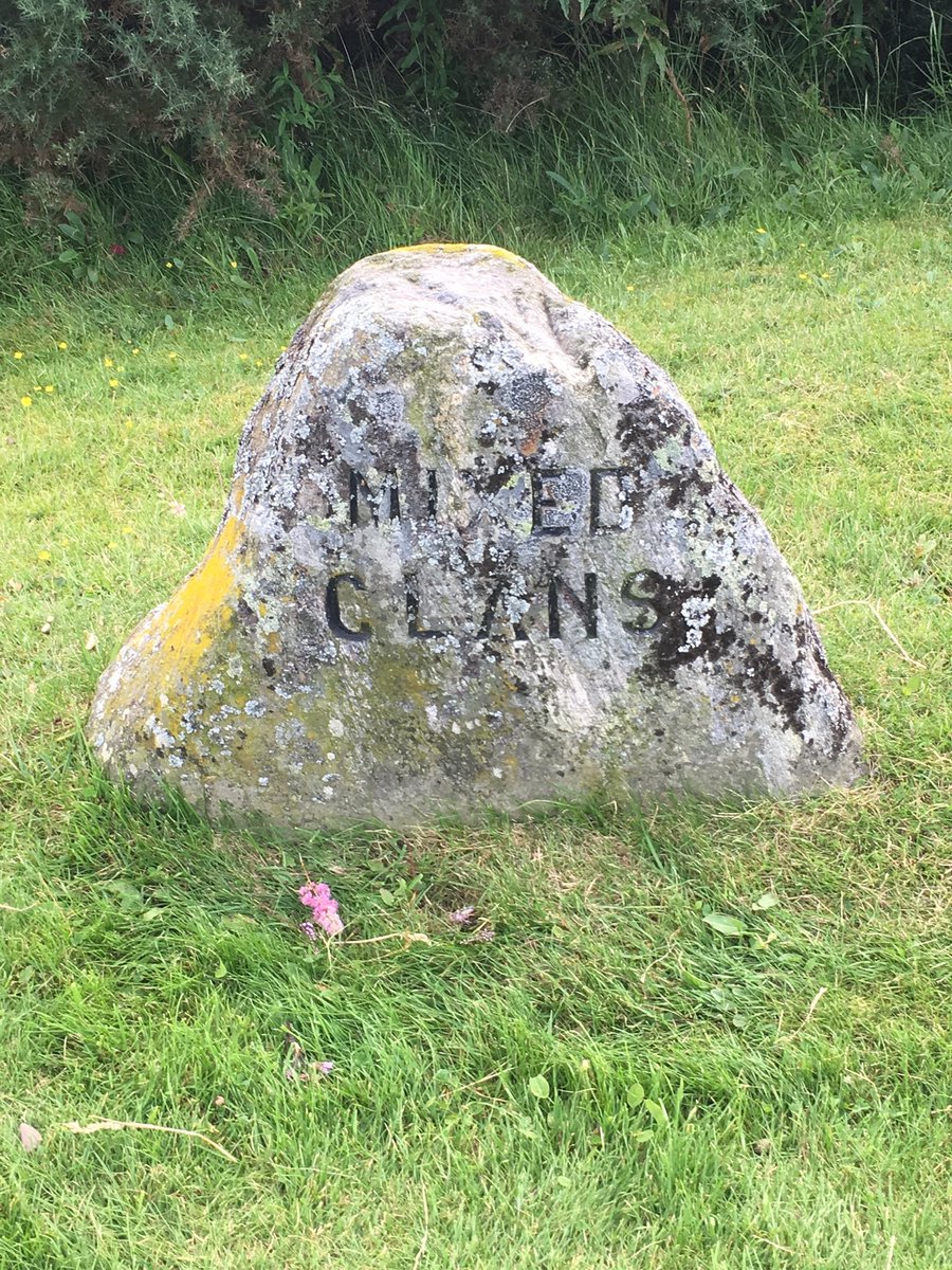 Some of the clan stones, in very different weather than Sam wrote of for his first viewing.  #KrisReadsClanlands