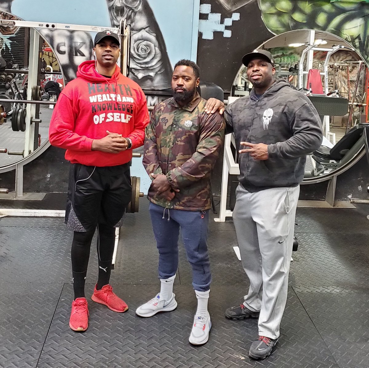 IslamRizza's tweet image. Big goals, big moves, big brothas!✊🏿🏋🏿‍♂️💪🏿 - #2021goals 🔥#ironaddicts #Bigrob #ISYMFS @mikerashid7  #FOI  #nationofislam #Health