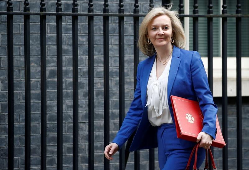 Reuters's tweet photo. Britain says it will sign free trade deal with Turkey this week https://t.co/WfQnnmUTIF https://t.co/mSgFoM52RN