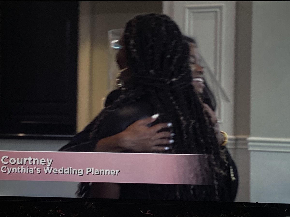 The #rhoa housewives wear masks and face shields and then hug people. 😂 🤷‍♂️