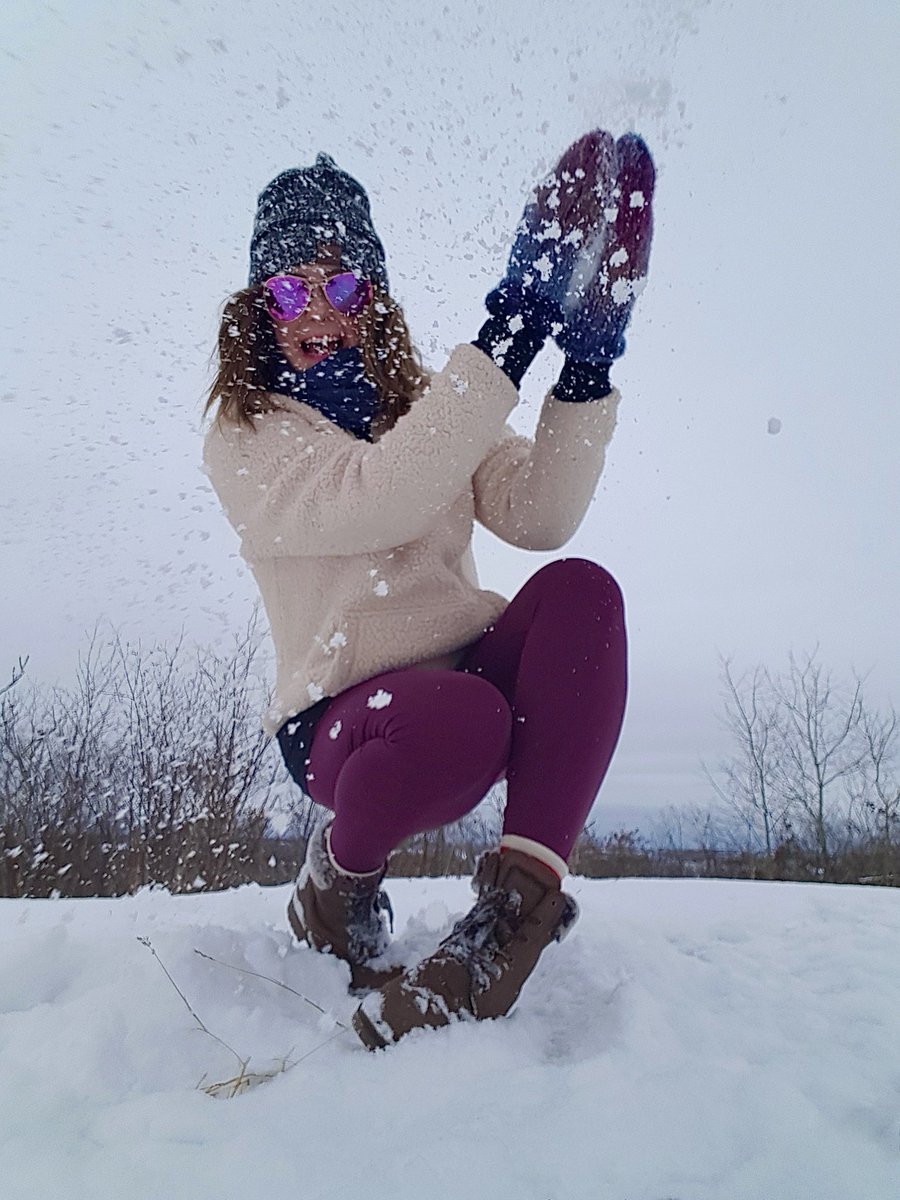 HeyItsMeMissJT's tweet image. Always up to snow good! Throwing snowballs is dangerously satisfying... 😉😈 #WatchOut #MyLifeInPixels #WinterIsLife #December #OutdoorFitness #TakeAHike #OakForestTrail #GoWithTheSnow #MadeToMove #TheFitLife ❄️💜☃️💜❄️