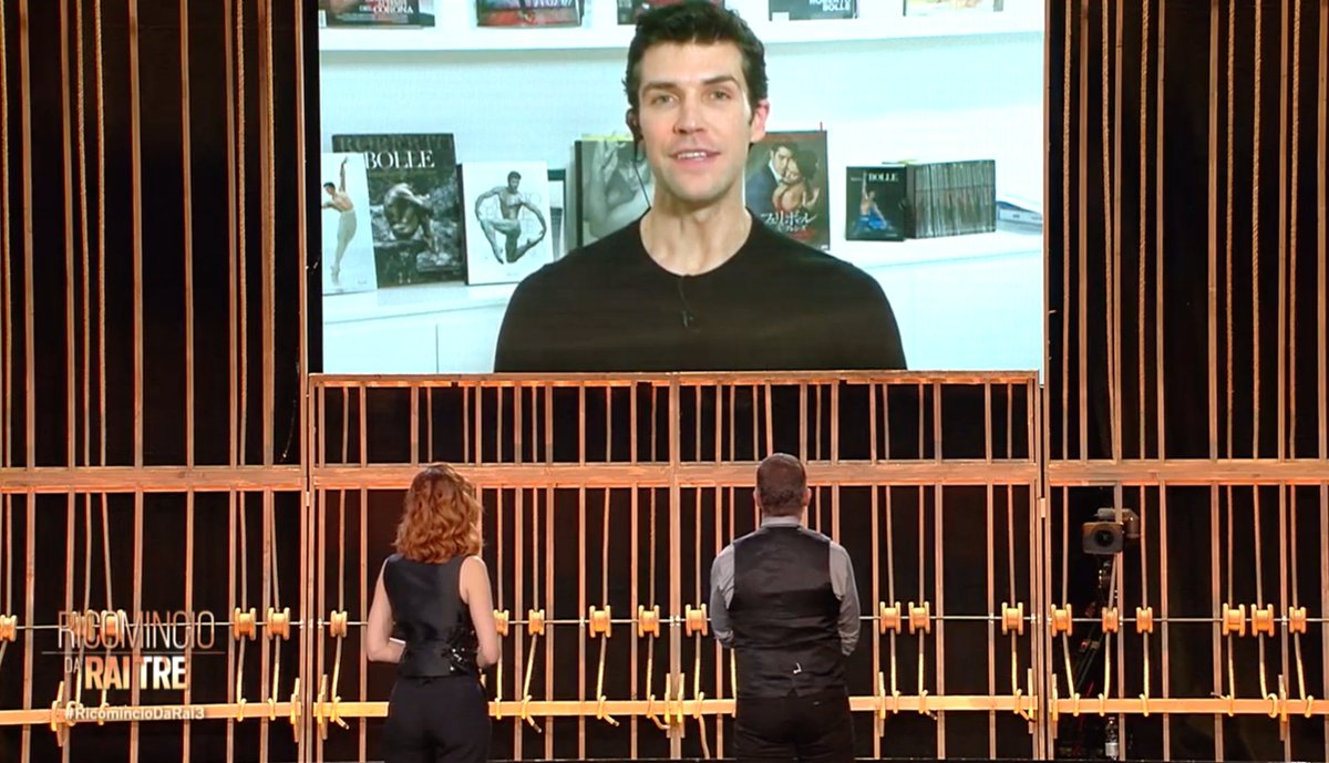 RaiTre's tweet photo. "Seguite i vostri sogni non lasciate che dei bulli ve li infrangano." @RobertoBolle
#RicomincioDaRai3 dal @TeatroSistina di Roma con @stefanomassini e @andreadelogu #Rai3 https://t.co/1jNjSrpTyC