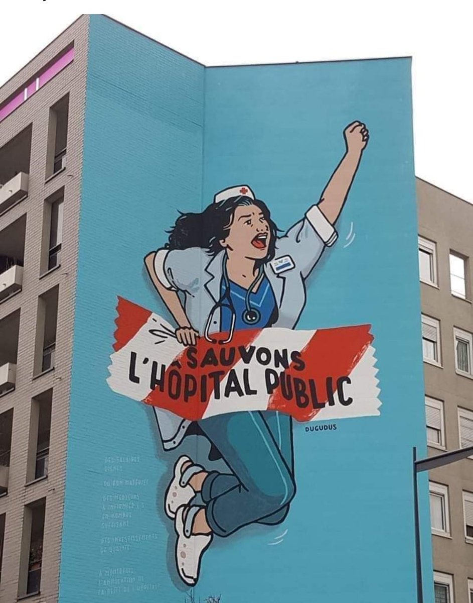 👉Façade d'immeuble à Montreuil. Bravo l'artiste !
📸📸📸

RT en masse svp!!! 

#sauvonslhôpitalpublic
#stopT2A