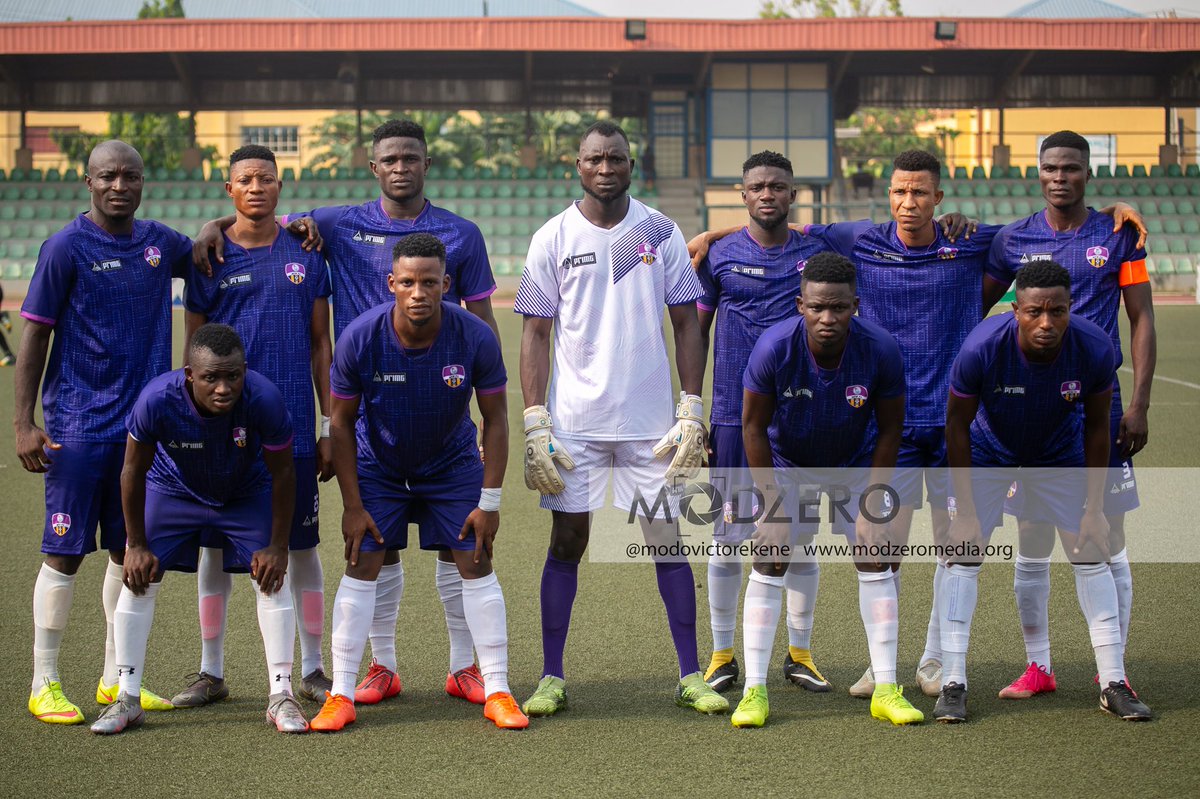 Just so you guys see both teams before the gloves came off.