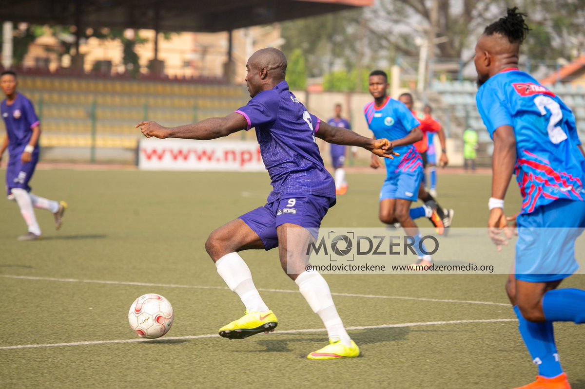 Keenly contested first 5 mins, no team was taking prisoners and  @Warri_Wolves_FC defense thought they left the key to their net in Warri.