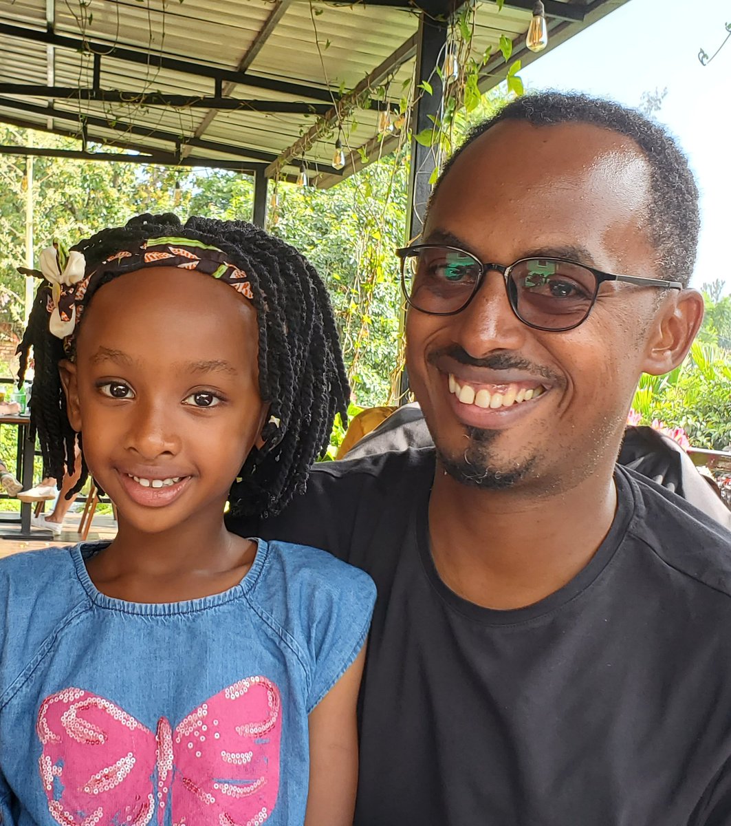 VRugwabiza's tweet photo. Family vibes with my two adorable grand nieces &amp; their parents.The big one is a born mediator&amp; peacemaker while the youngest is a great storyteller, a master of suspense &amp;just the right amount of spice to make us all hold our breath. #InRwanda https://t.co/FFuPD9QI5N