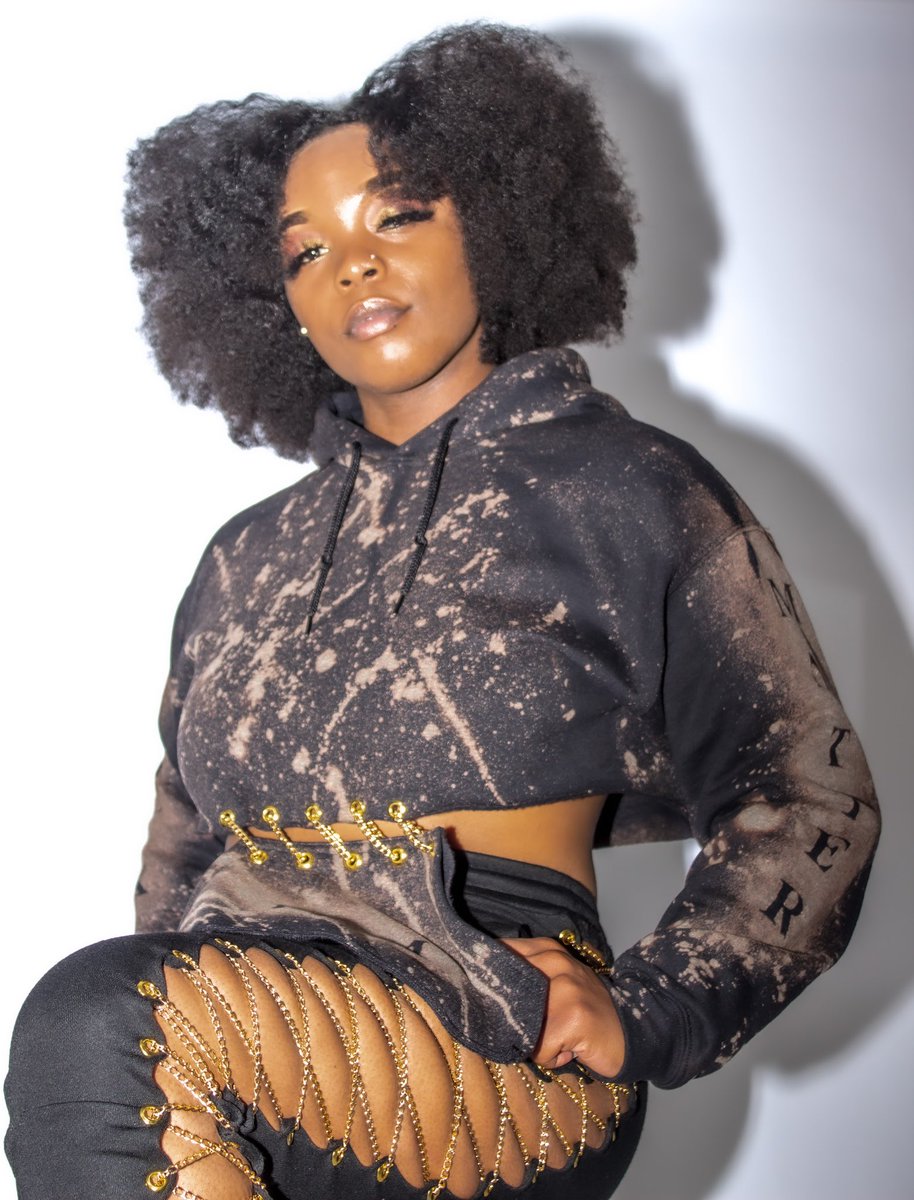 bussethebrand's tweet photo. Flaunt in our “B Excellence” Hoodie w/Chained Detached Pocket. This is a comfy cropped cotton hoodie. DID WE MENTION YOU CAN HAVE THIS ITEM CUSTOMIZED using your own words and/or letters 😱‼️ Enter your request on the product page in the request box 👉🏾LETS CREATE SOMETHING UNIQUE https://t.co/Y1Qm39cbOQ
