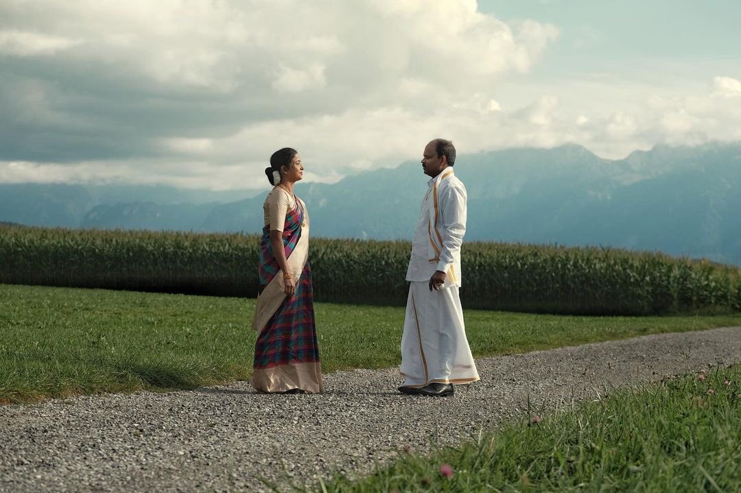 DrapeTherapy's tweet photo. 30th wedding anniversary of Thamilchelvi &amp; Jeyakumaran

Photographer: IG @saygi, an eelam Tamil photographer based in Switzerland 🇨🇭 https://t.co/qgXfN9J71V