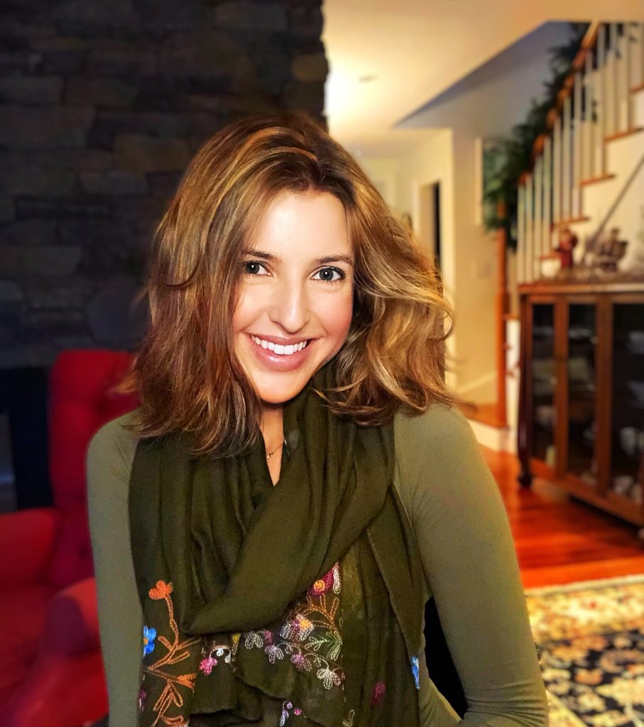 Thank you to Studio 2M Maroc for the nice interview this evening. Kan sallm bizzaf 3la lMaghreb w almgharba kaamilin fi l3alam ☺️✌️😘 🇲🇦 
 
#jennifergrout #2m #studio2m #interview 
#morocco #maroc #maghreb #darija #amazigh #northafrica #moroccanmusic #singer #artist