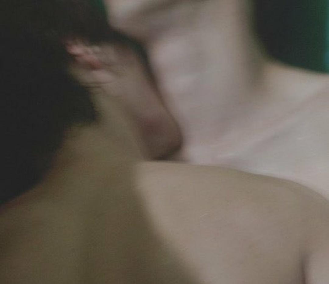 OlhaPost's tweet image. Podem dar uma olhada nessa delicinha? Divulgue para que mais pessoas possam vê-la. Está interessado? Acesse os links e desfrute de sua leitura!!

Wattpad: my.w.tt/cbqkU3wkzcb
Spirit: spiritfanfiction.com/historia/meia-…