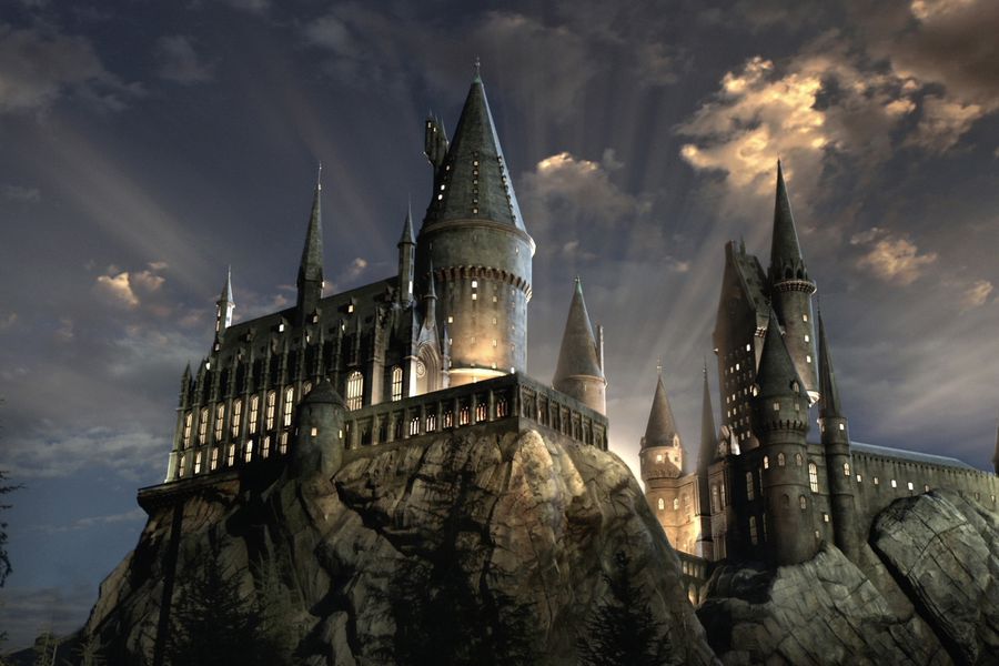 ÚLTIMA HORA: A finales de 2021 llegará a Netflix una serie sobre los fundadores de Hogwarts. La primera temporada contará con 8 episodios.
