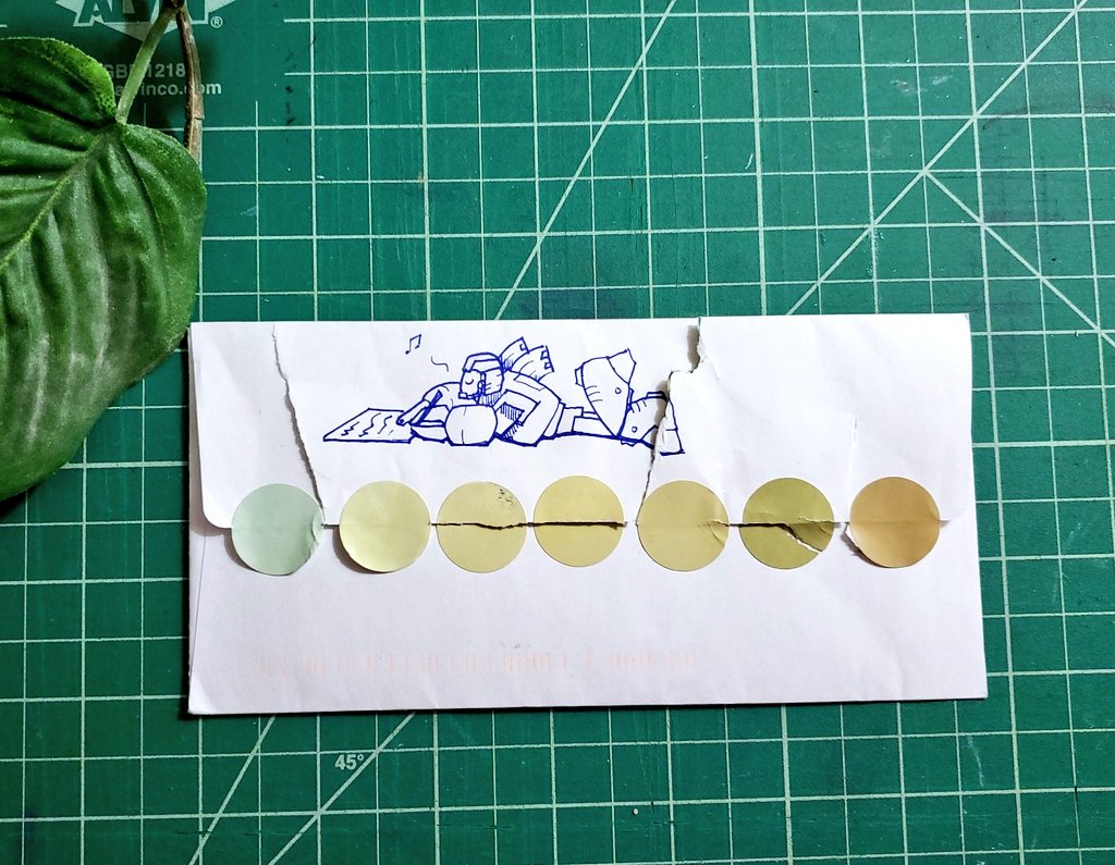 Doodles of two of my favorite characters, Astrotrain and Omega Supreme by  @RadetzkyMarch! (not the pin tho just using it to hold down the paper)