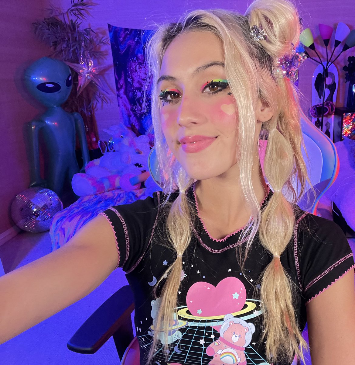 twitch.tv/ibabyrainbow