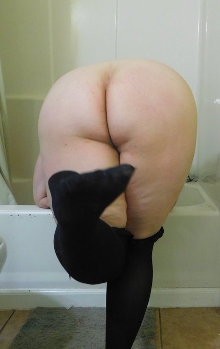 Had to double check that the water was good and hot 😈 https://t.co/Qv7EOzhyhS