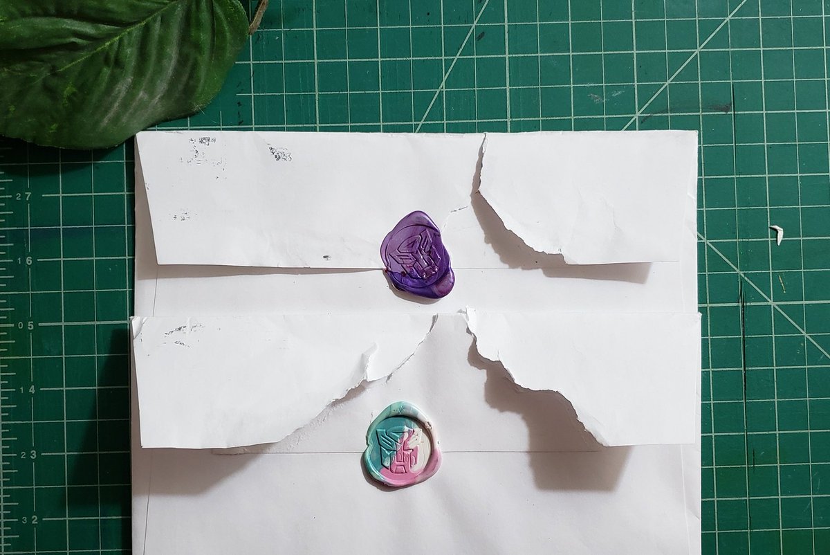SO first things first,  @moosekababs opened a lil tf penpal server, and I joined! I opened a PO box in September and idk it felt very Adult of me?? Here are some really epic wax seal stamp things Ren made, and I'm a caveperson and didn't think to open mail neatly til typing this