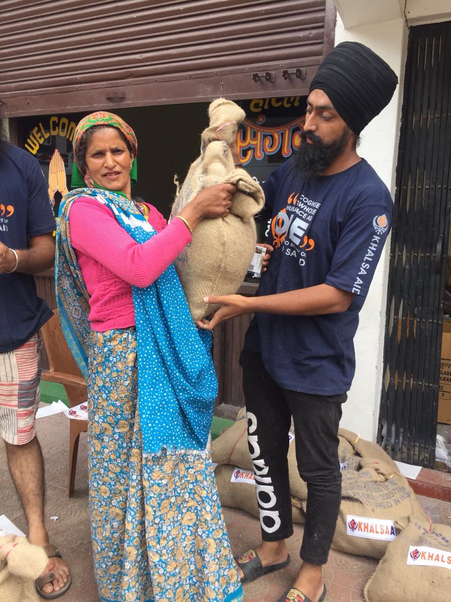 Picture of our Volunteer and dearest brother Inderjeet Singh during Pitoragarh Cloud Burst Relief project, Recognise the Whole Human Race as One #IamWithKhalsaAid <a href="/RaviSinghKA/">ravinder singh</a> <a href="/khalsaaid_india/">Khalsa Aid India</a> @Tractor2twitr @amarpreet_ka