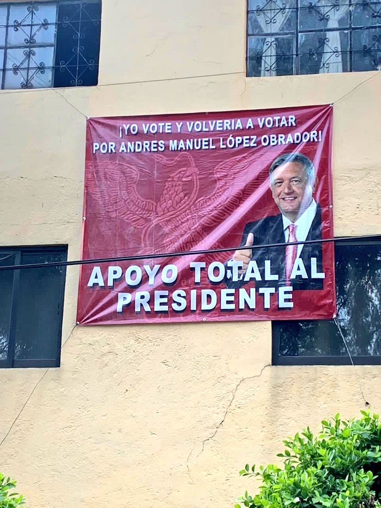 kentladulcepoly's tweet photo. AMLOOOOOOOOO 🔴

     EN EL CORAZÓN DEL PUEBLO 🔴 https://t.co/VuV0gXFMoA
