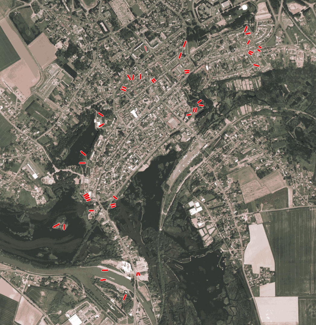 4/ As the intensity increased, French artillery within the ramparts began to return fire; the guns located on the north western walls being particular active in targeting the German heavy batteries at Halles where the German gunners suffered numerous casualties.