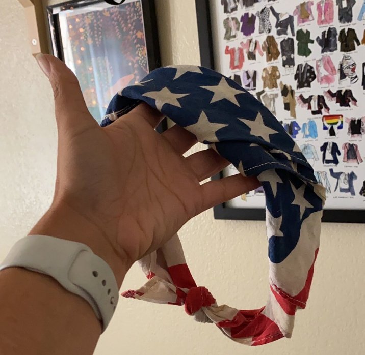 RT @fratboyera: I thread all my Harry posts with this bandana https://t.co/0Es8ylTsMI