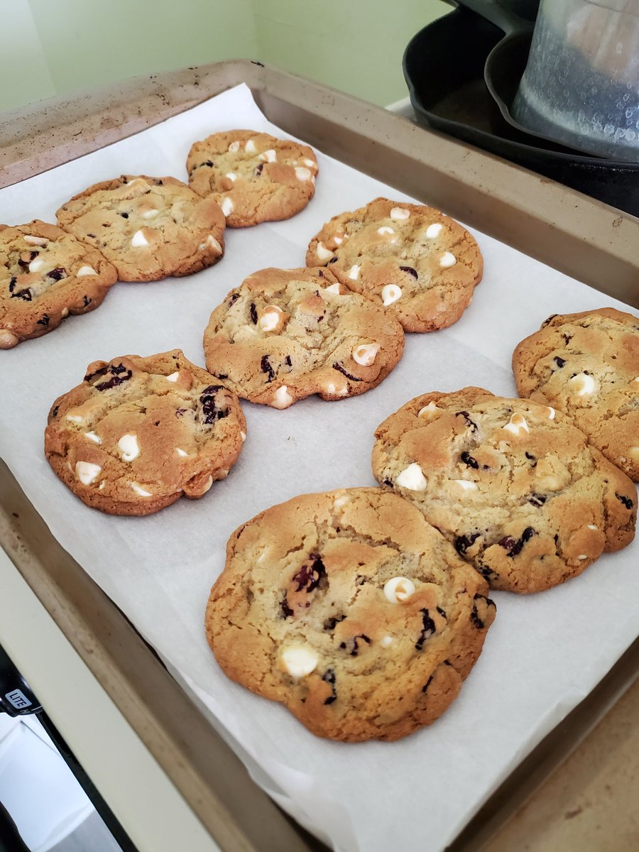 Made @trishayearwood 'Christmas' cookies from #GarthAndTrishaLIVE
Concert. YUM! And don't worry @garthbrooks I burned my mouth too, no waiting for me either! 💯❤🎄🍪