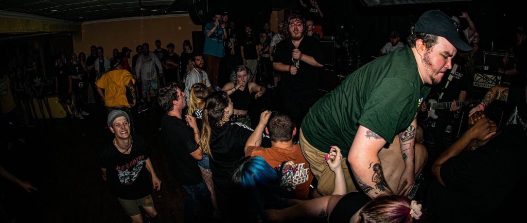 lilyungadampostedatthetraphouse tweet media