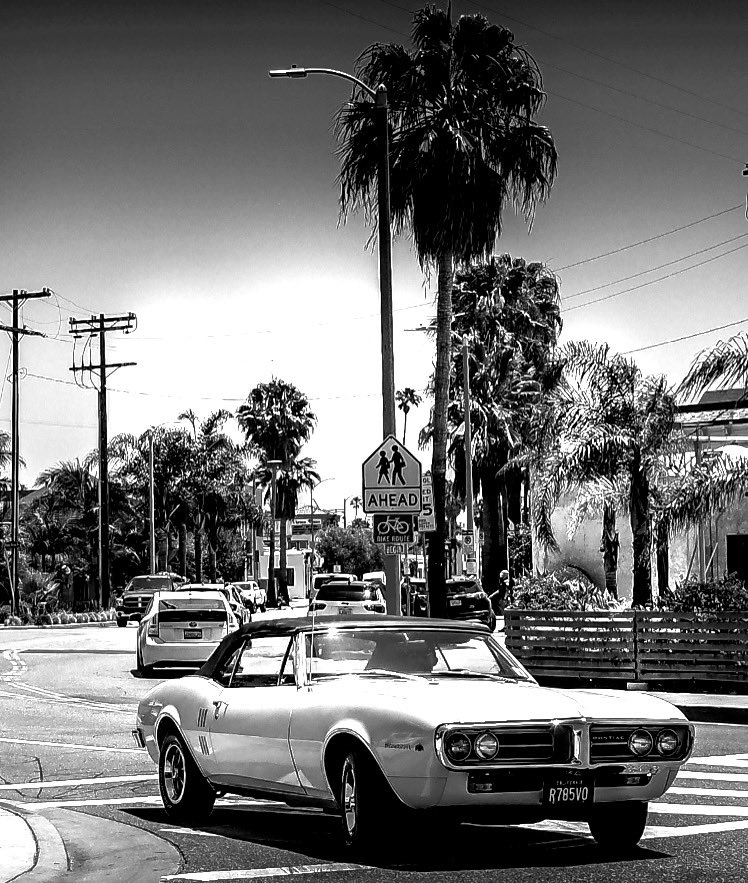 richardgreenla's tweet photo. A Classic Camero  seen on the streets of LA!
.
.
.
.

 #vintagecar #classiccar #classiccars #vintage #drivetastefully #cars #car #carsofinstagram #oldcar #carspotting #carphotography #california #classic #carlifestyle #retro #camero #lacars #richardgreenla #streetsofla https://t.co/V1aIMCfTzh