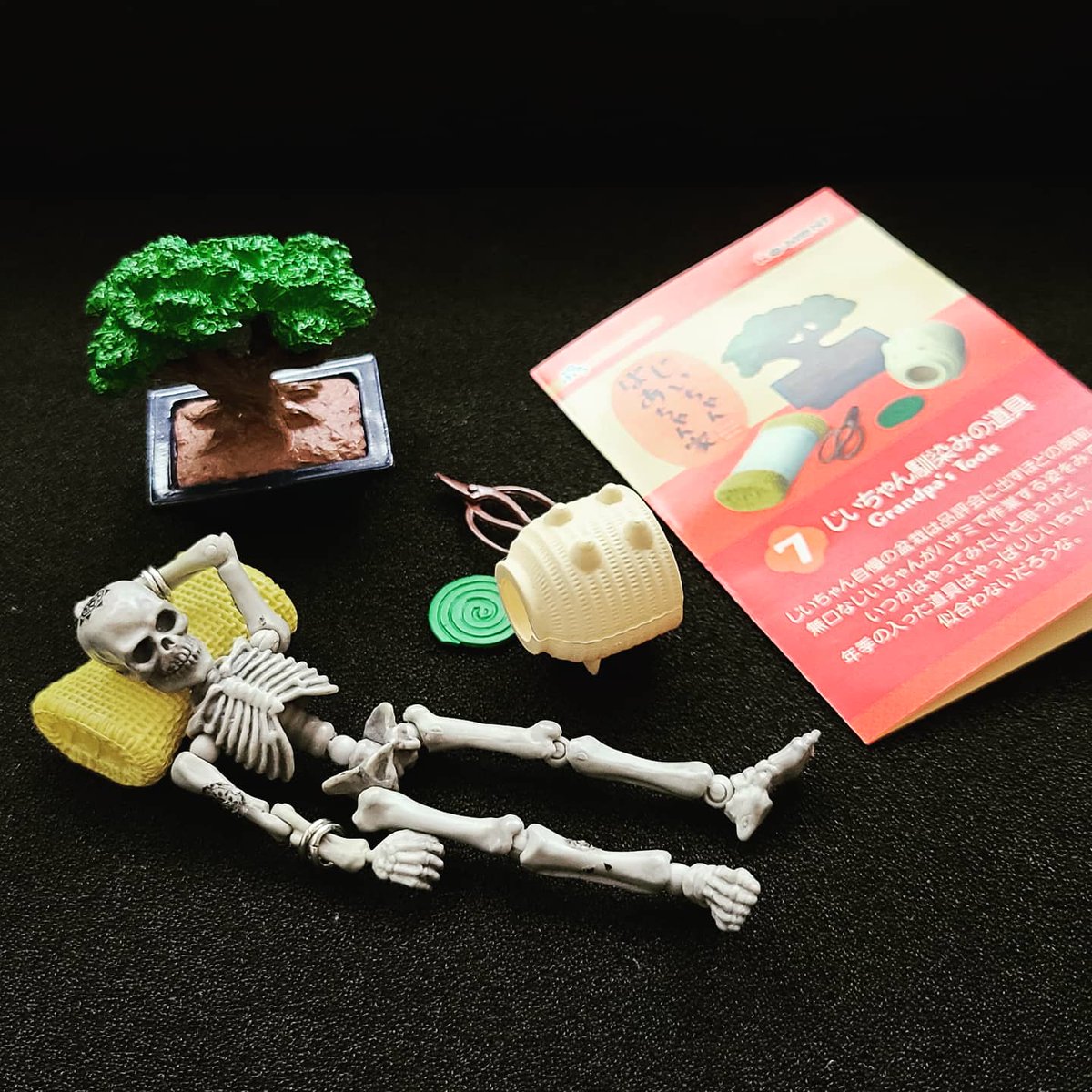 nw7400's tweet photo. bought these sets of re-ment playsets last night 😊🥰
#poseskeleton #ポーズスケルトン #butsudan #bonsai #matcha https://t.co/2XDcdu8cb3