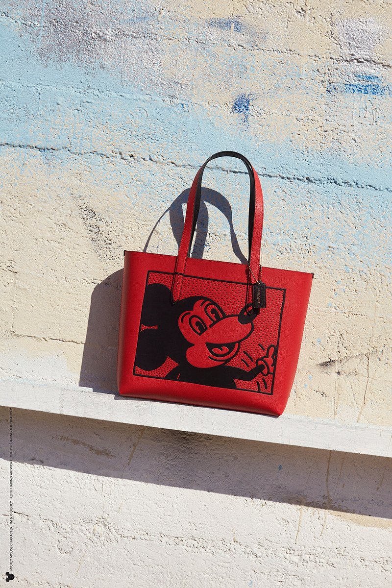 Shopdisneyjp 21年1月4日から Coach S Mickey And Keith Haring Collection が登場予定 ミッキーマウスとアメリカを代表するアイコニックなキース へリング Coachによるスペシャルなコレクションをお楽しみに 詳細は ショップディズニー を Shopdisneyjp 21年1月4日から Coach S Mickey And Keith Haring Collection が登場予定 ミッキーマウスとアメリカを代表するアイコニックなキース へリング Coachによるスペシャルなコレクションをお楽しみに 詳細は ショップディズニー を