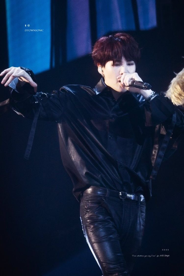 Yoongi in THIS stage outfit 