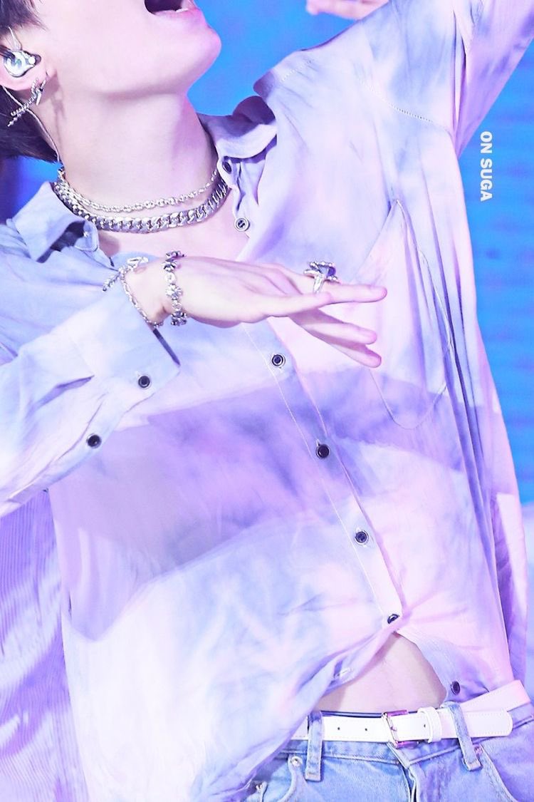 Yoongi serving us s k i n 