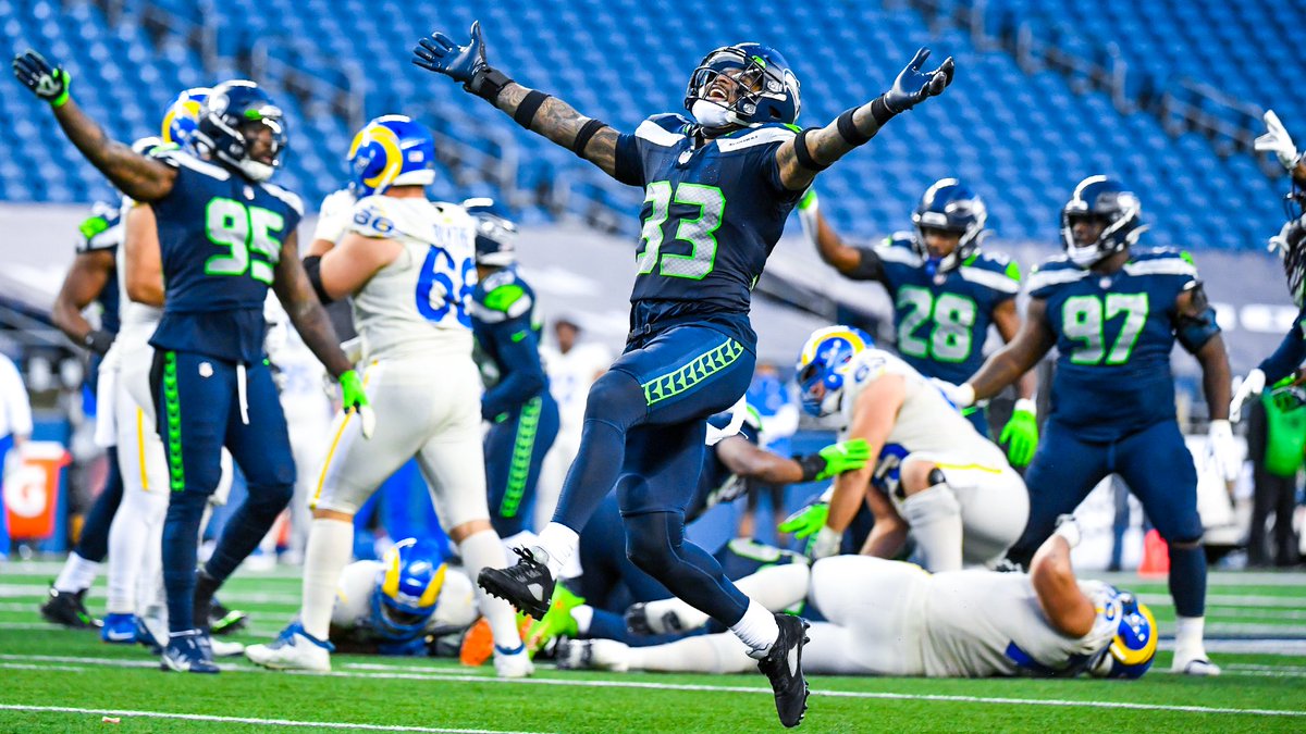 Seahawks's tweet image. A very special #VictoryMonday 🙌