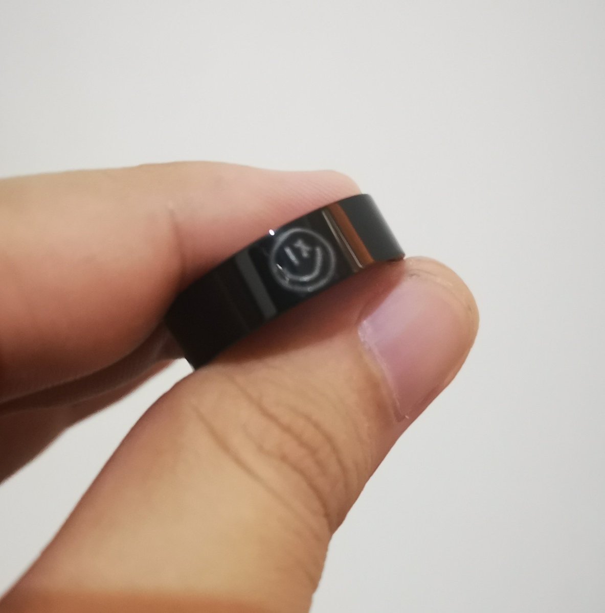 SwtorFi's tweet photo. Aaaahhh i wasnt expecting this to arrive today 🥺🥺 thank you @mohaesph!! It fits my ring finger perfectly, i love it! 🥰🥰 #ByMohaesPH https://t.co/Y3TigvqOI1